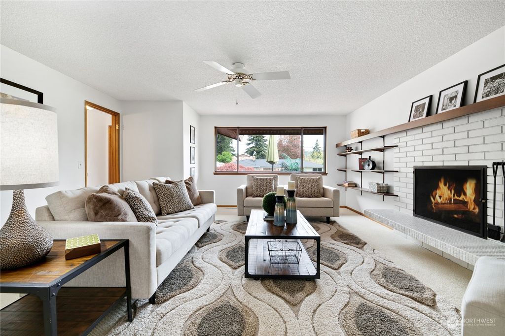 Photo of 4601 NE 17th Street, Renton, WA 98059 (MLS # 2065137)