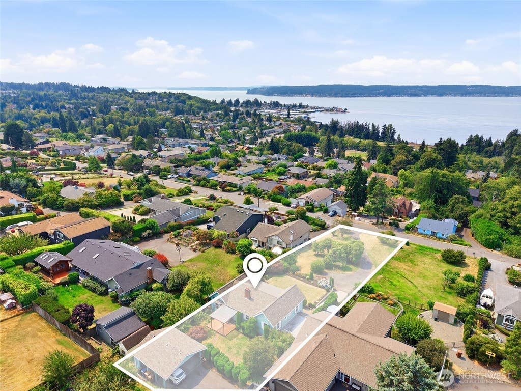 Photo of 1209 S Sunset Drive, Tacoma, WA 98465 (MLS # 2563676)