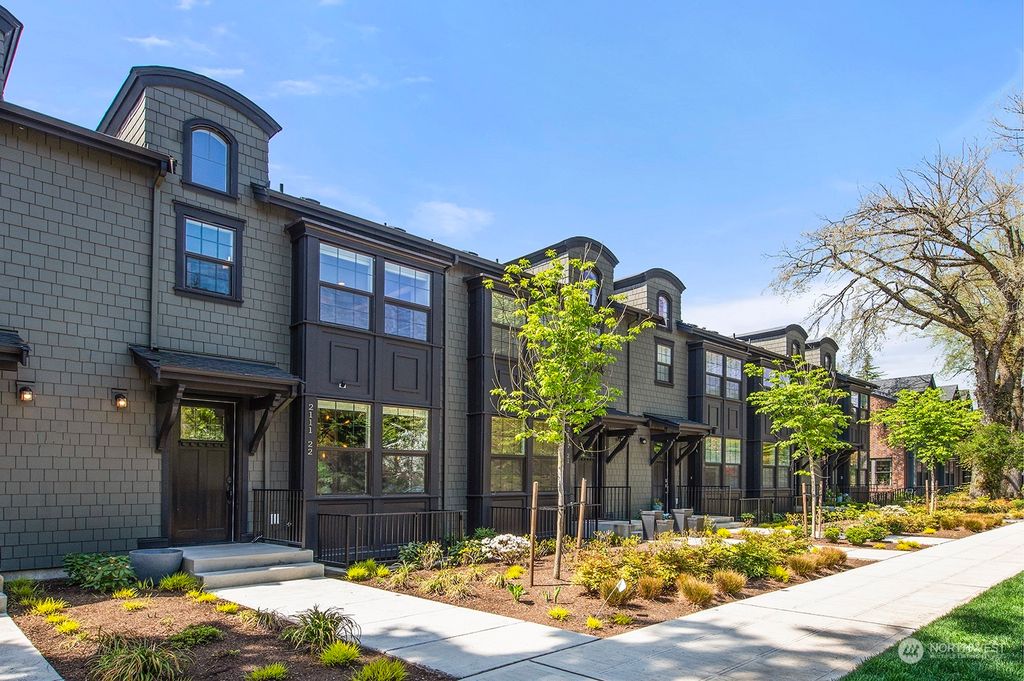 Photo of 2111 9th Avenue W #22, Seattle, WA 98119 (MLS # 2063122)