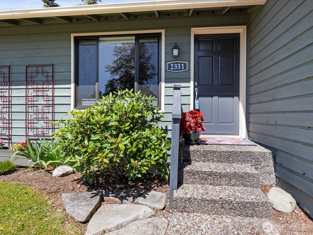 Photo of 2331 Fir Street, Bellingham, WA 98229 (MLS # 2515753)