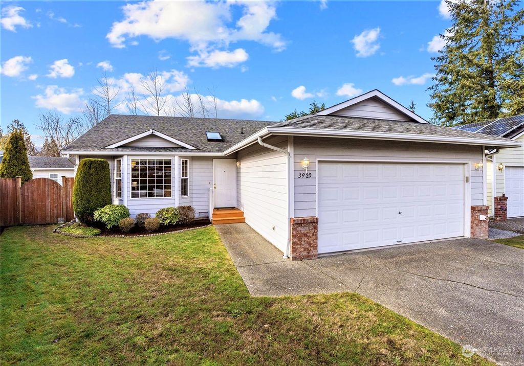 Photo of 3920 135th Street SW, Lynnwood, WA 98087 (MLS # 2034211)