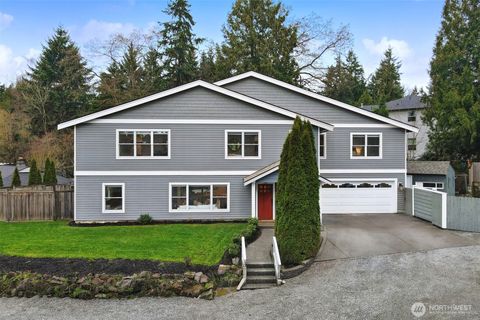 Photo of 11551 34th Avenue NE, Seattle, WA 98125 (MLS # 2468766)