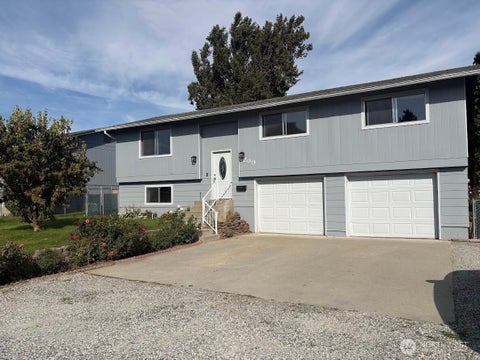 Photo of 209 Eastridge Drive, East Wenatchee, WA 98802 (MLS # 2579498)