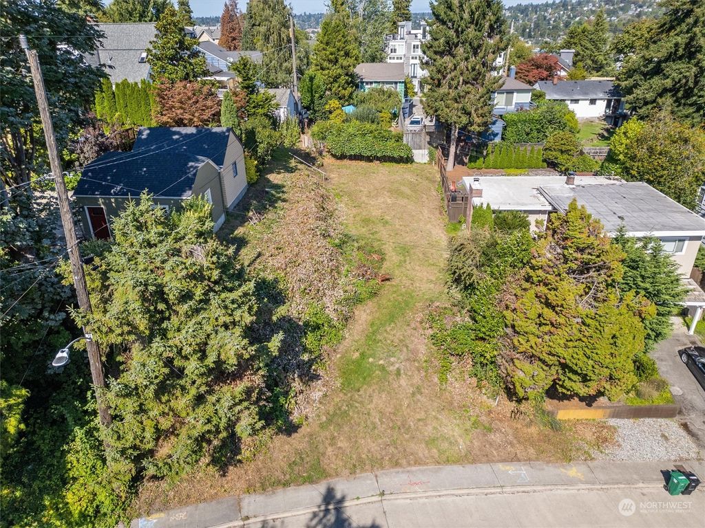 Photo of 710 W Cremona Street, Seattle, WA 98119 (MLS # 2319278)