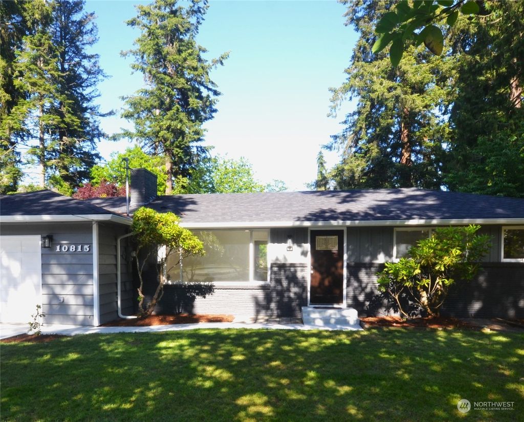 10815 Idlewild Road, Lakewood House for Sale in Lakewood 2247662