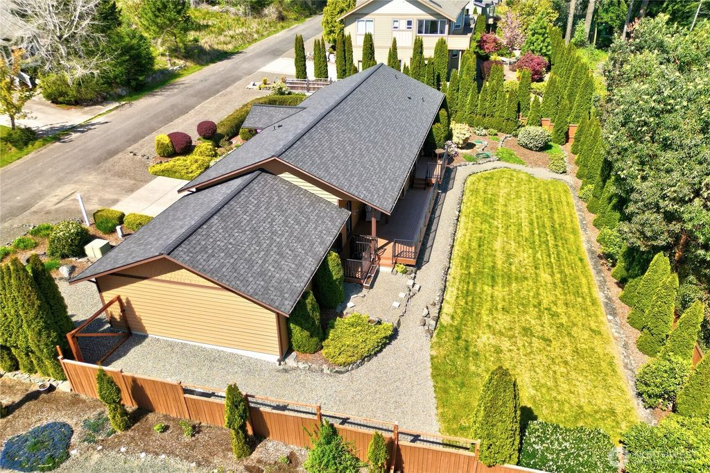 Photo of 162 N Andrew Avenue, Port Townsend, WA 98368 (MLS # 2509298)