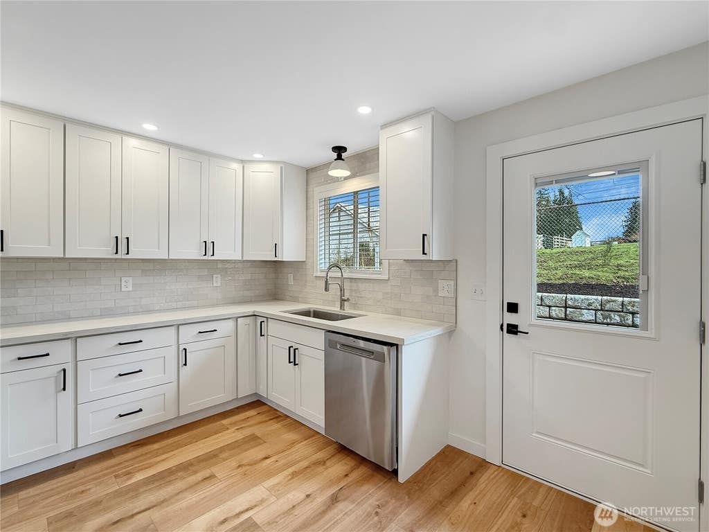 Photo of 7820 64th Street SE #B, Snohomish, WA 98290 (MLS # 2569885)
