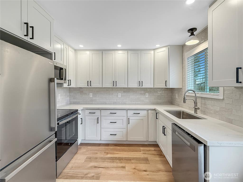 Photo of 7820 64th Street SE #B, Snohomish, WA 98290 (MLS # 2569885)