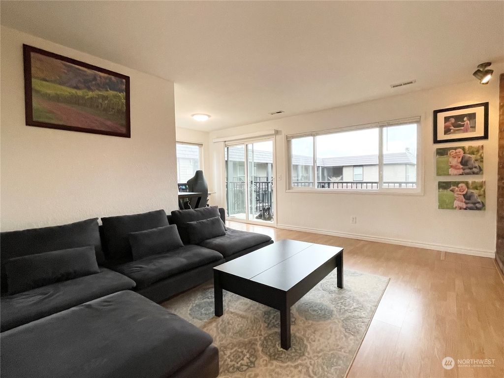 Photo of 9515 NE 180th Street #C102, Bothell, WA 98011 (MLS # 2197933)
