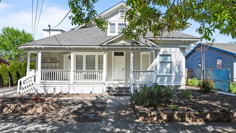 Photo of 309 E Sumach Street, Walla Walla, WA 99362 (MLS # 2490206)