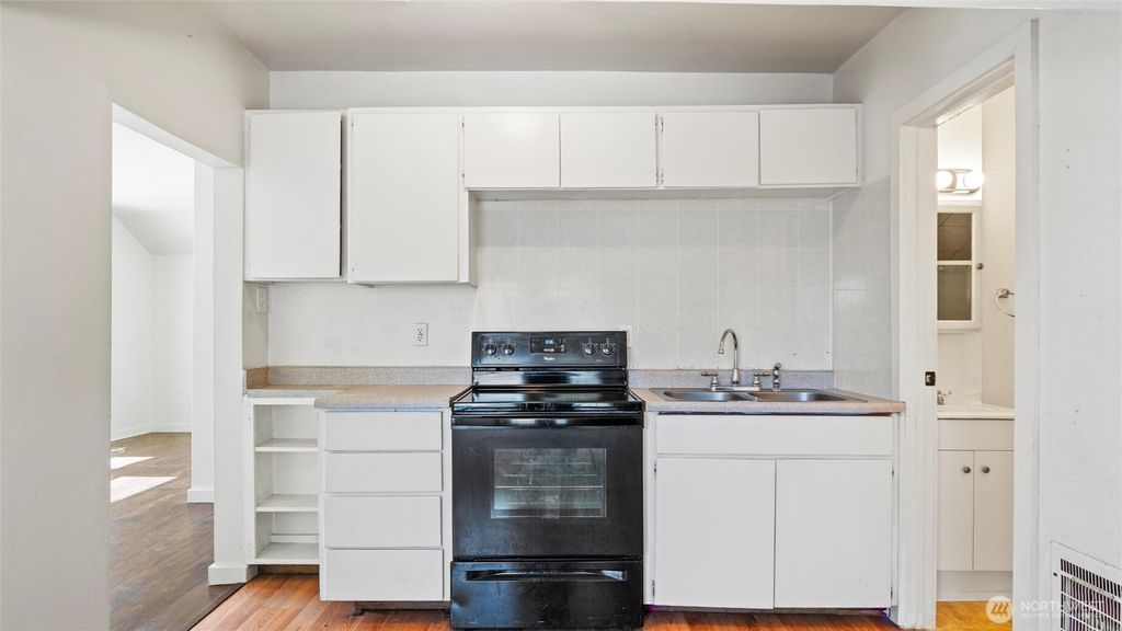 Photo of 309 E Sumach Street, Walla Walla, WA 99362 (MLS # 2490206)