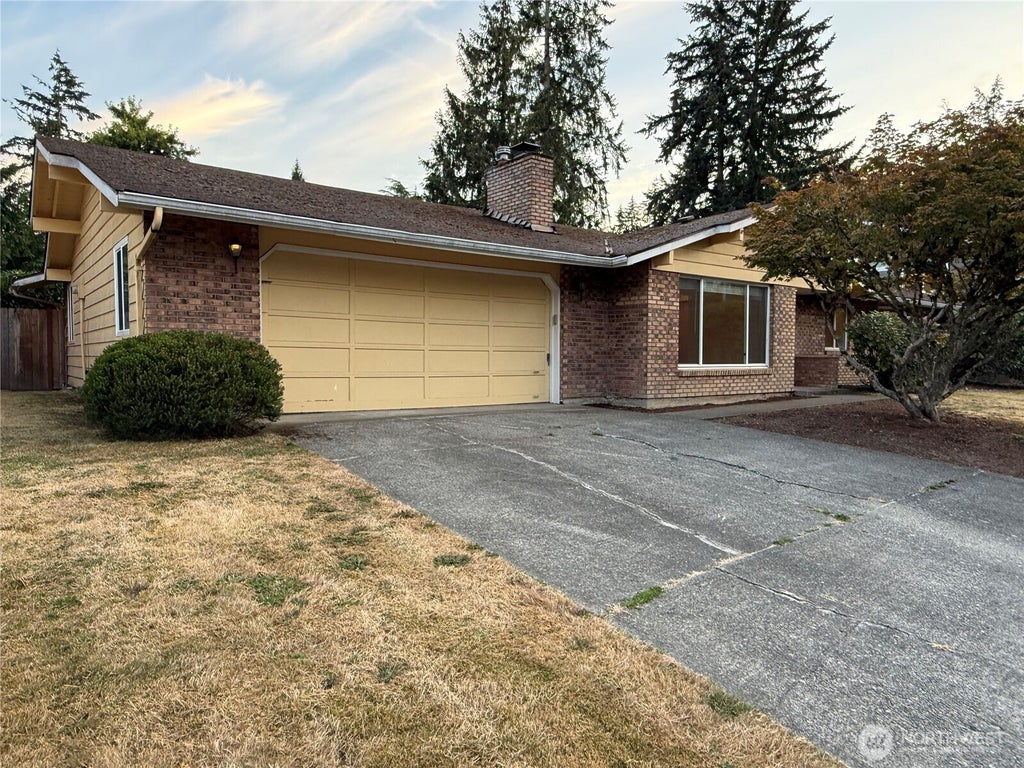 Photo of 17421 NE 11th Street, Bellevue, WA 98008 (MLS # 2576197)