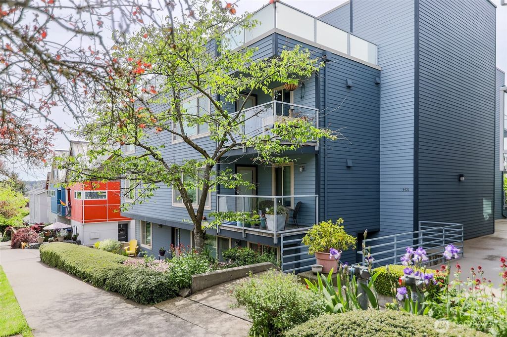Photo of 4421 Greenwood Avenue N #202, Seattle, WA 98103 (MLS # 2372230)