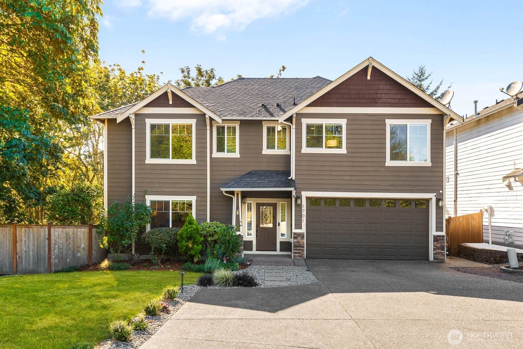 Photo of 1701 Queen Ct NE CT, Renton, WA 98056 (MLS # 2586673)