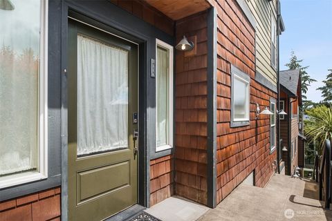 Photo of 213 26th Avenue E #B, Seattle, WA 98112 (MLS # 2543196)