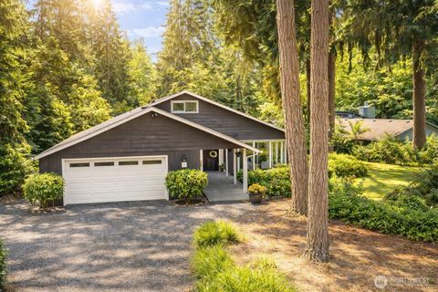 10761 Bill Point Crest NE Bainbridge Island WA 98110