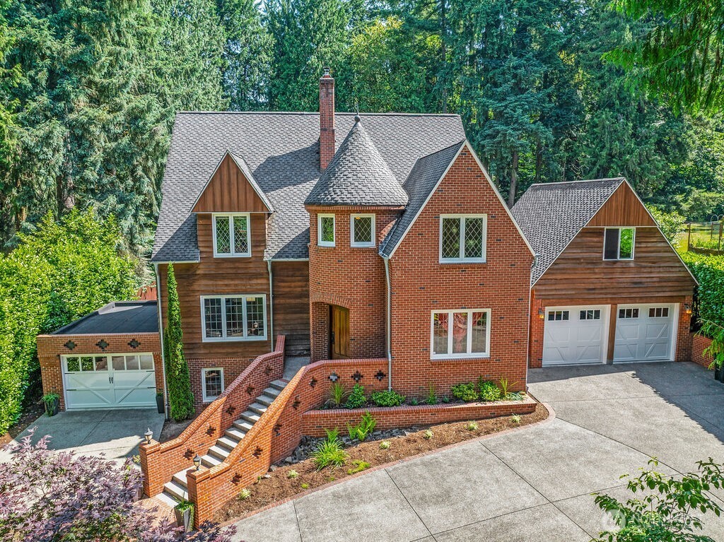 2608 Cascade Way