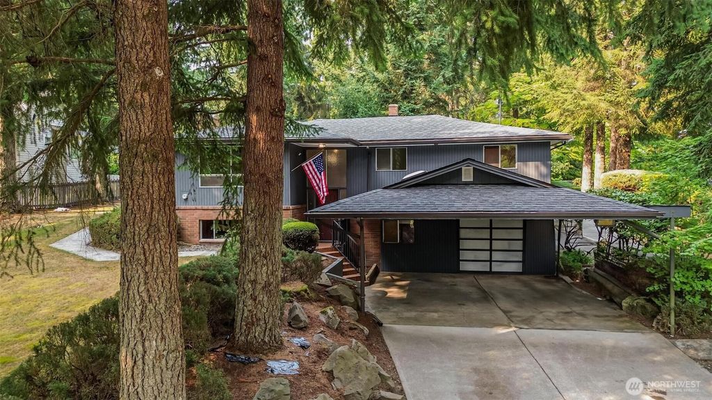Photo of 18630 SE 216th Street, Renton, WA 98058 (MLS # 2428894)