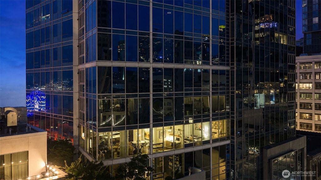 Photo of 1521 2nd Avenue #802, Seattle, WA 98101 (MLS # 2582011)