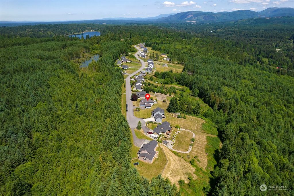 Photo of 4011 203rd Avenue NE, Snohomish, WA 98290 (MLS # 2132604)