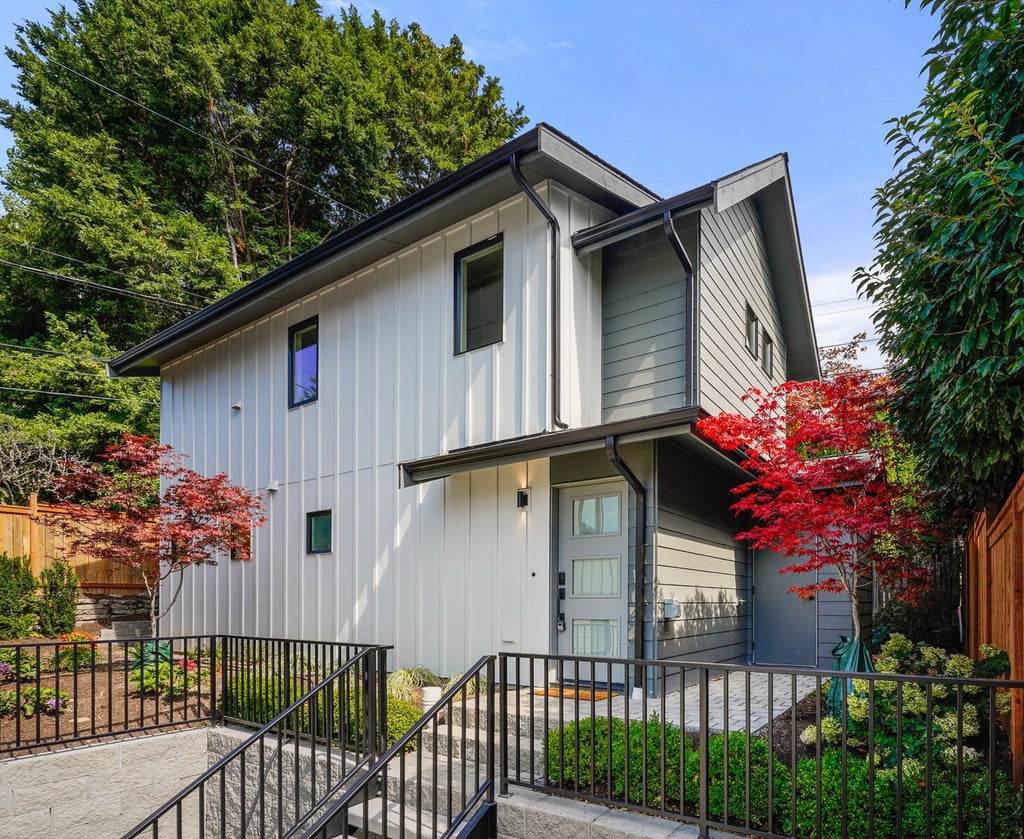 Photo of 6030 41st Avenue NE, Seattle, WA 98115 (MLS # 2594385)