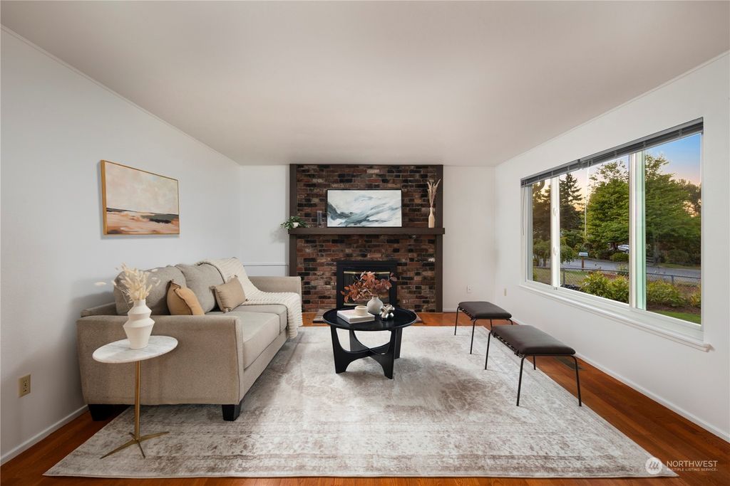 Photo of 17917 SE 121st Place, Renton, WA 98059 (MLS # 2160727)