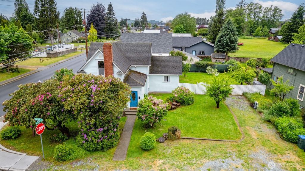Photo of 824 Borseth Street, Sedro Woolley, WA 98284 (MLS # 2526283)