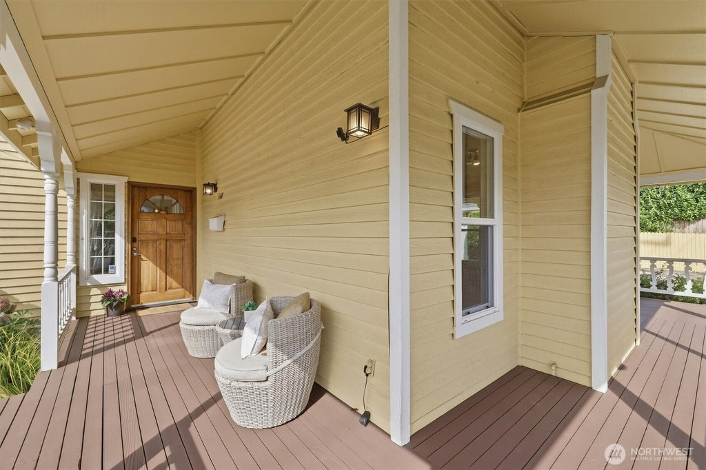 Photo of 560 N 76th Street, Seattle, WA 98103 (MLS # 2583299)