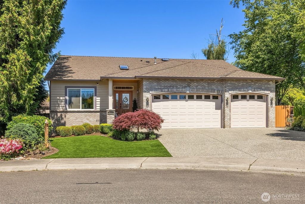 Photo of 4313 145th Place SE, Snohomish, WA 98296 (MLS # 2390122)