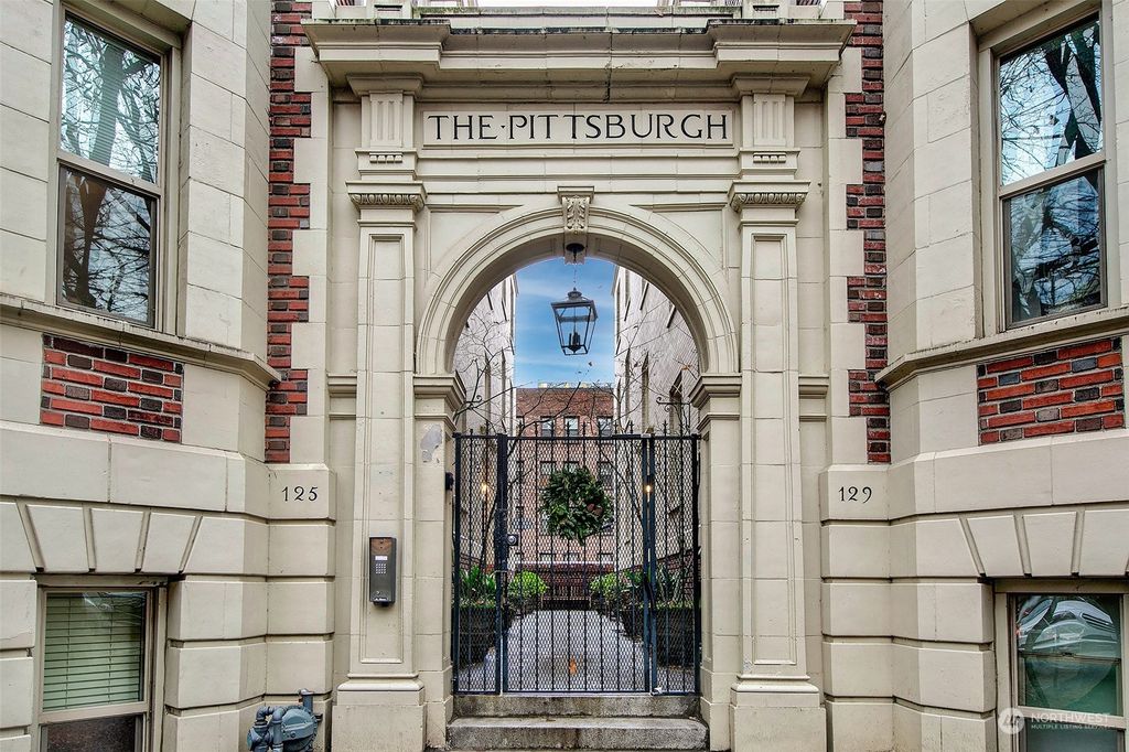 Photo of 129 Warren Avenue N #H, Seattle, WA 98109 (MLS # 2184060)