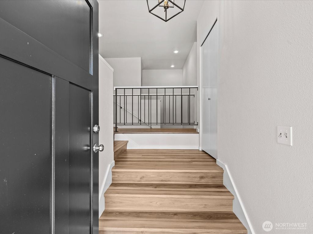 Photo of 8002 NE 140th Place, Kirkland, WA 98034 (MLS # 2349289)