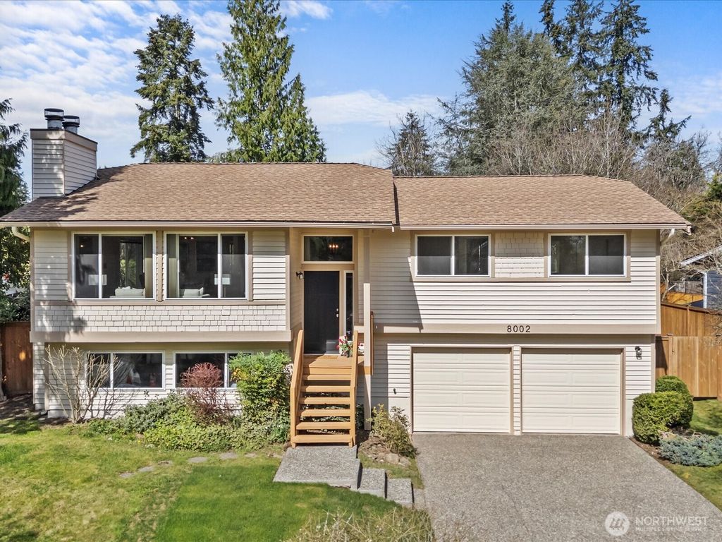Photo of 8002 NE 140th Place, Kirkland, WA 98034 (MLS # 2349289)