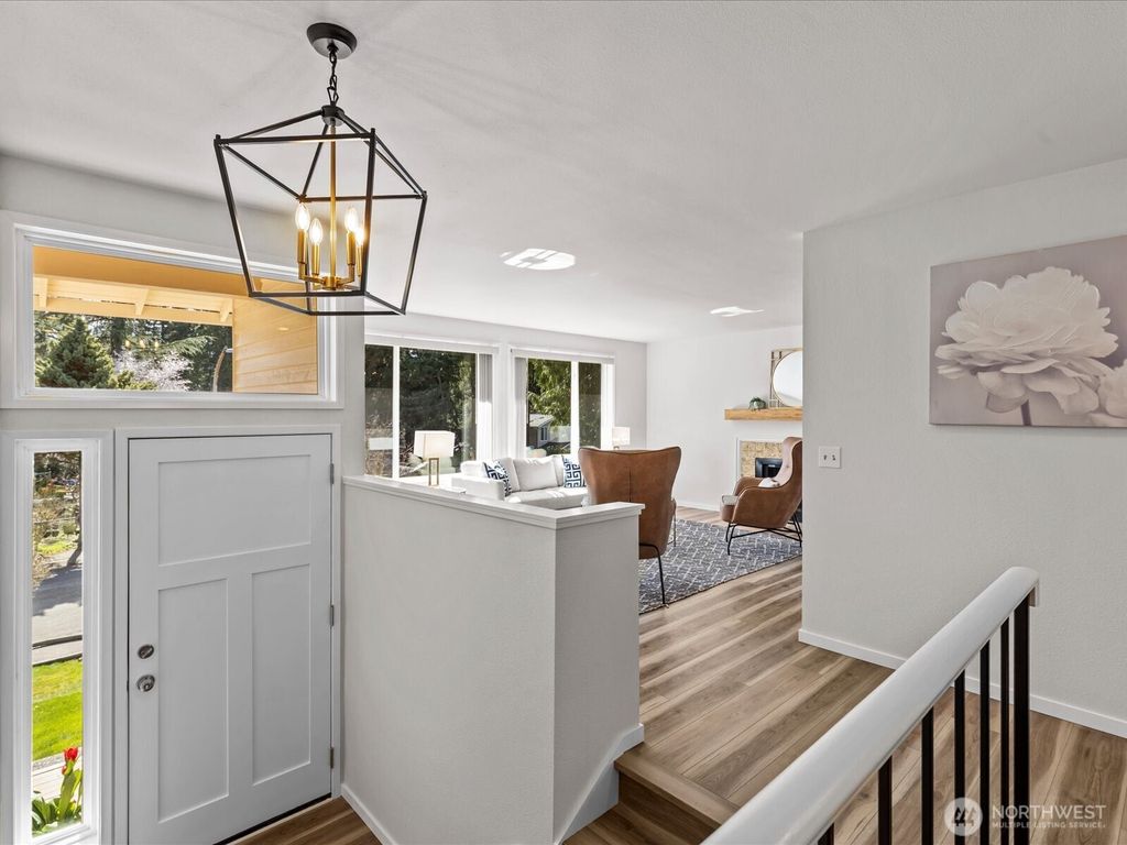 Photo of 8002 NE 140th Place, Kirkland, WA 98034 (MLS # 2349289)