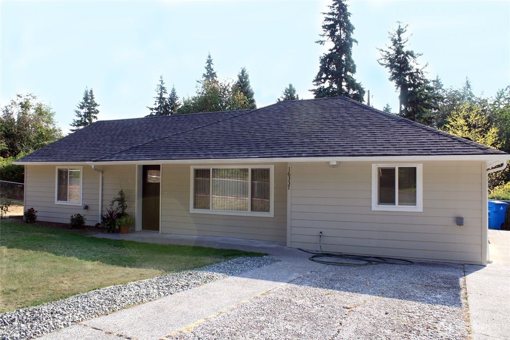 Photo of 16337 Interlake Avenue N, Shoreline, WA 98133 (MLS # 2428227)