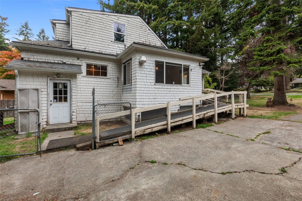 Photo of 14629 24th Avenue SW, Burien, WA 98166 (MLS # 2597957)