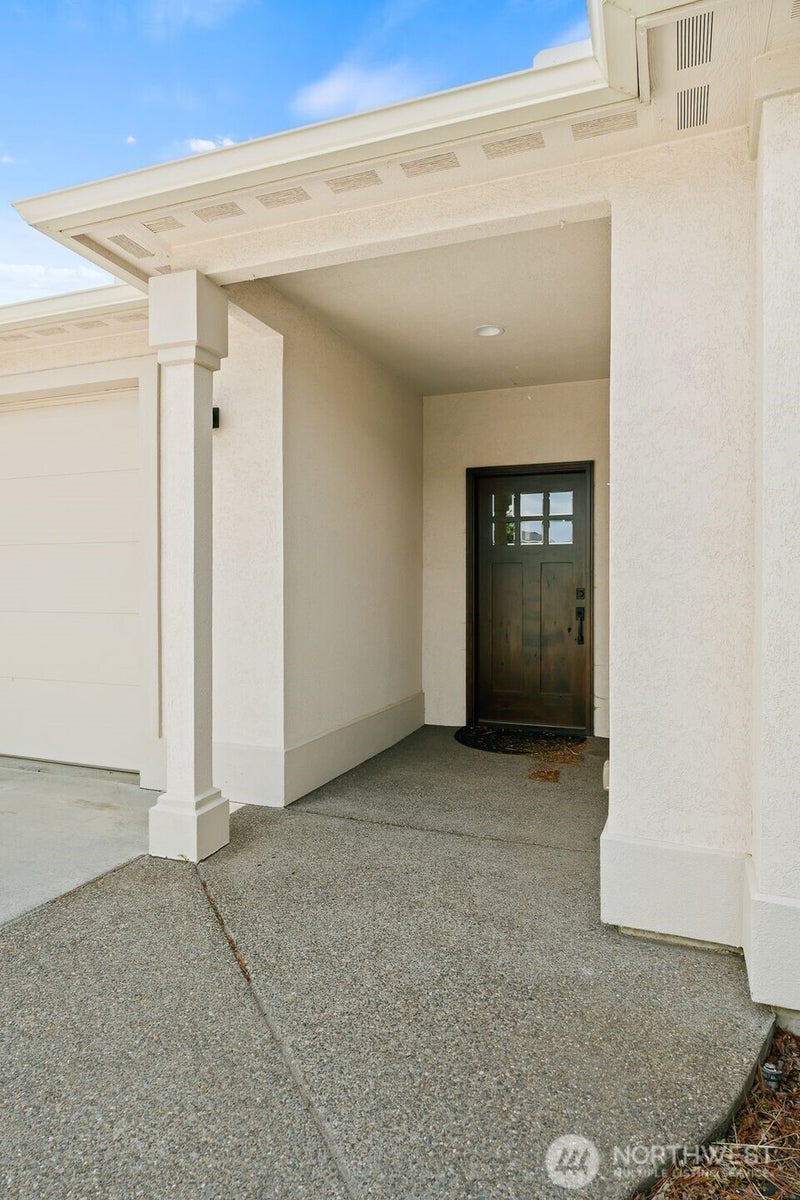 306 E Chason Avenue