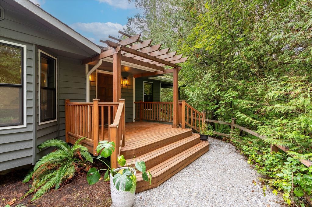 Photo of 42520 State Route 2, Gold Bar, WA 98251 (MLS # 2377153)