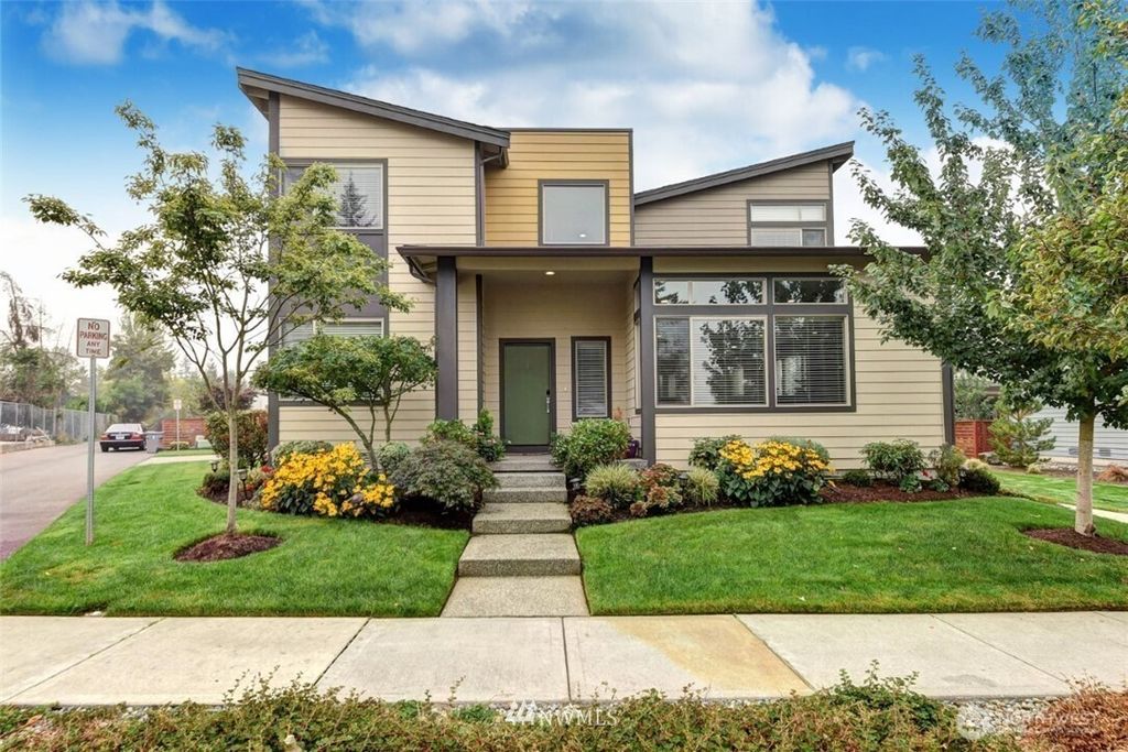 Photo of 1535 S 28th Street, Renton, WA 98055 (MLS # 2435220)