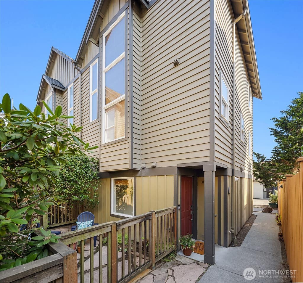 Photo of 2609 NW 57th Street #C, Seattle, WA 98107 (MLS # 2571204)
