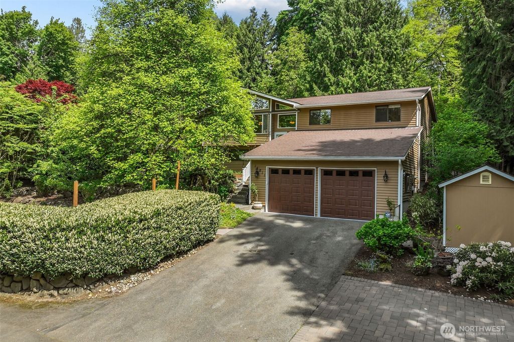 Photo of 15811 20th Place W, Lynnwood, WA 98087 (MLS # 2523777)