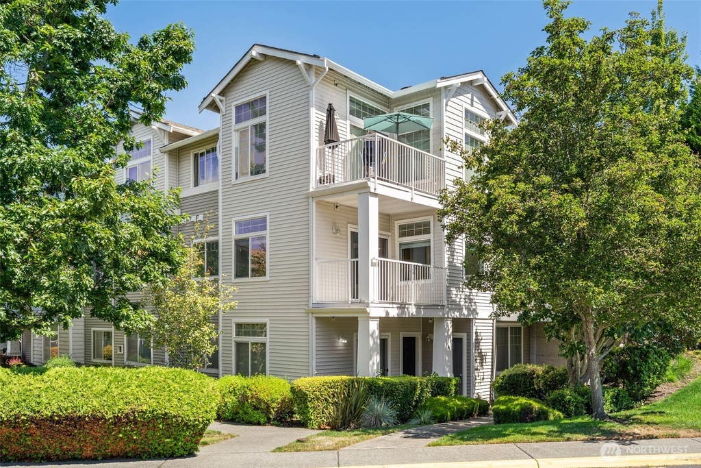 Photo of 1131 63rd Street SE #B, Auburn, WA 98092 (MLS # 2568368)