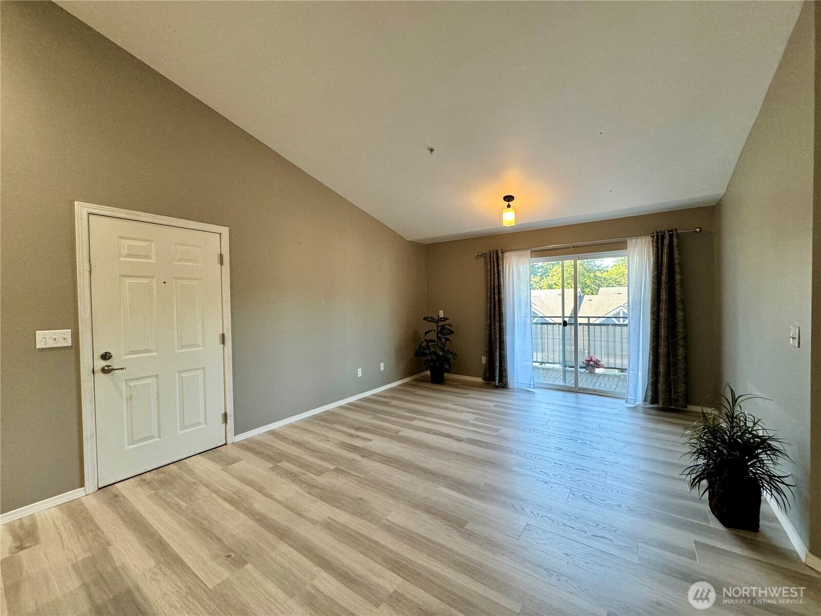 1407 Evergreen Park Drive SW 303