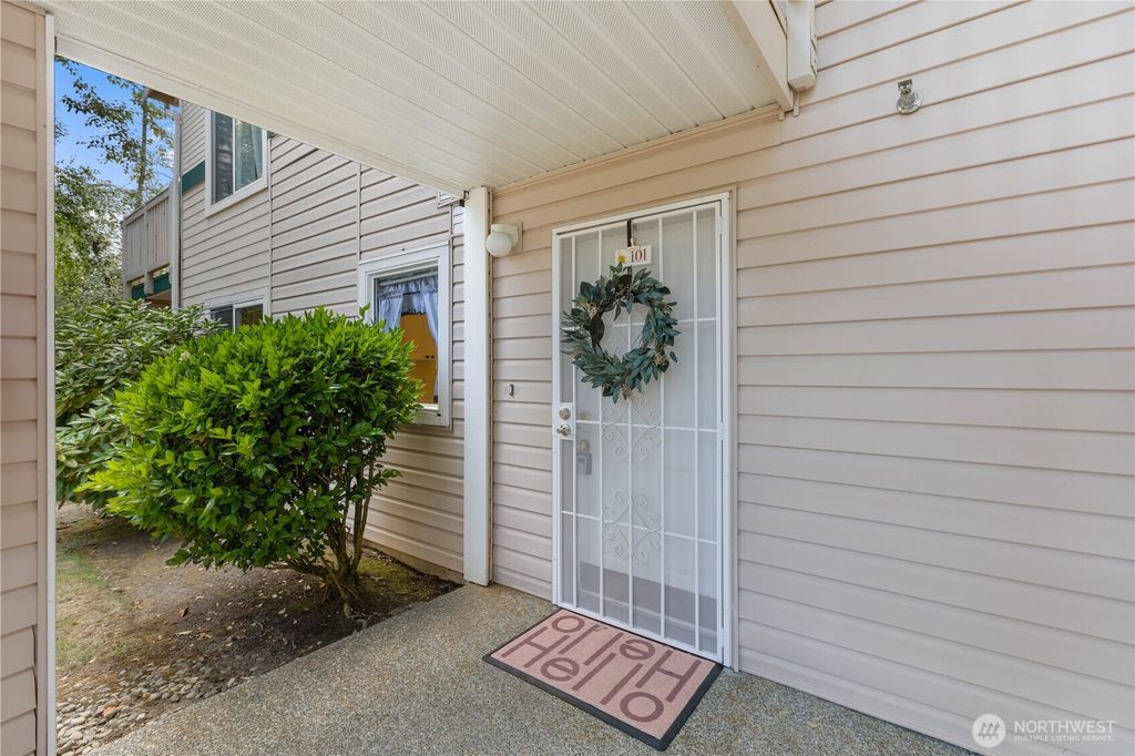 Photo of 11518 12th Avenue W #D101, Everett, WA 98204 (MLS # 2546315)
