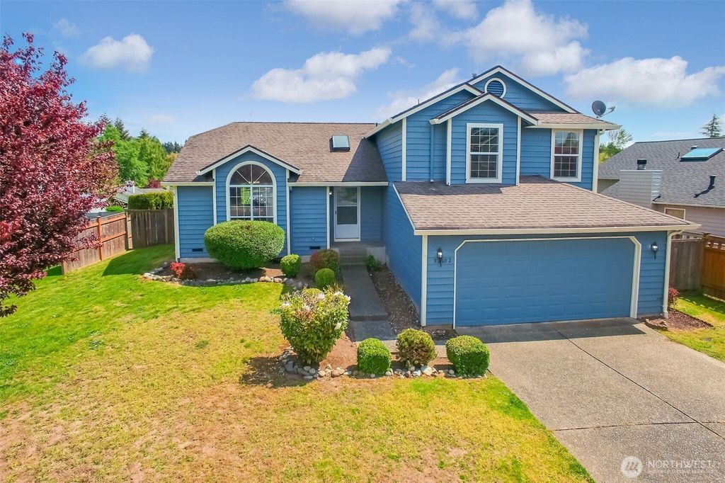 Photo of 32602 18th Place SW, Federal Way, WA 98023 (MLS # 2369407)