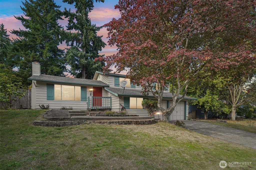 Photo of 1261 150th Avenue SE, Bellevue, WA 98007 (MLS # 2443909)