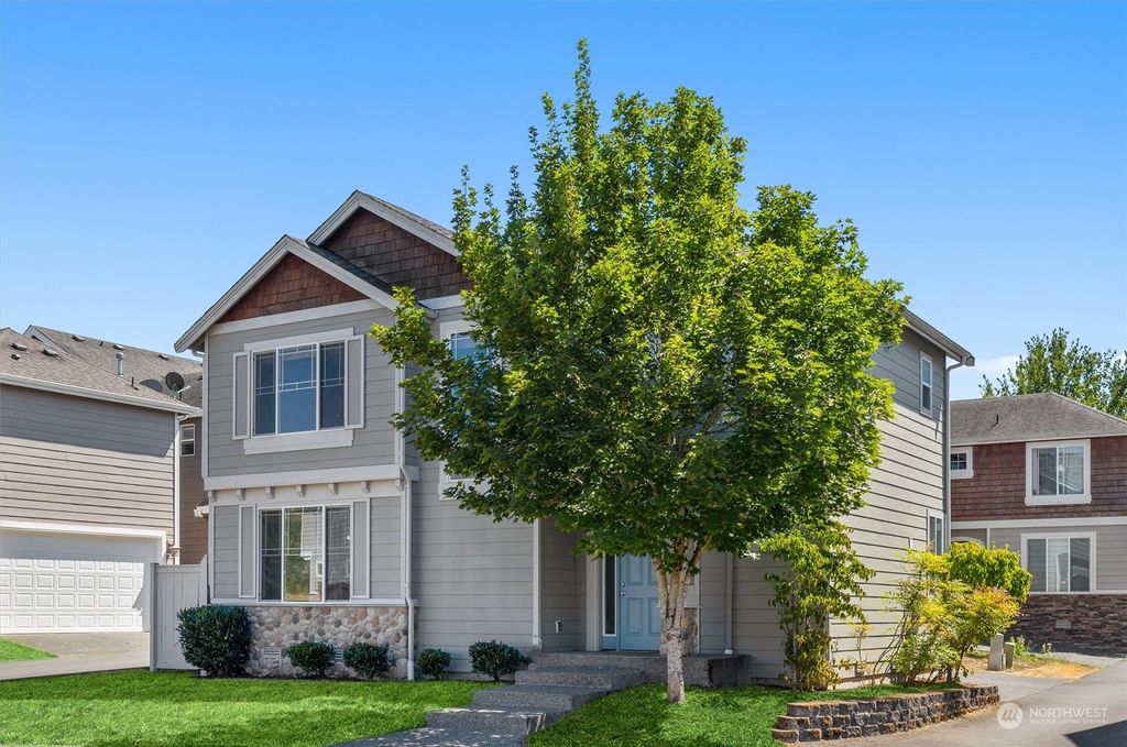 Photo of 4421 NE 3rd Lane, Renton, WA 98059 (MLS # 2052858)