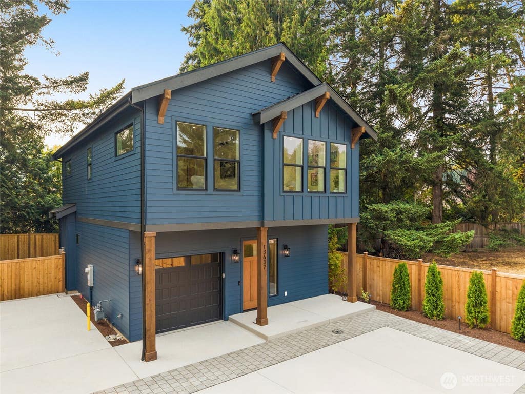 Photo of 13637 103rd Avenue NE, Kirkland, WA 98034 (MLS # 2566498)