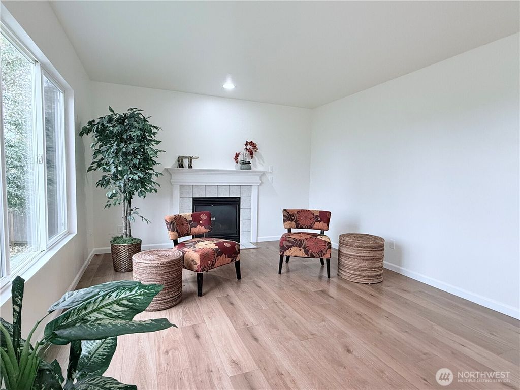 Photo of 27115 116th Place SE, Kent, WA 98030 (MLS # 2358487)