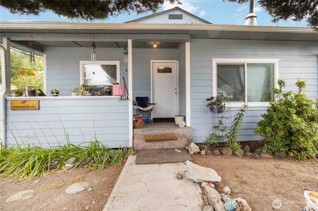 Photo of 1202 Rhobina Street, Centralia, WA 98531 (MLS # 2469257)