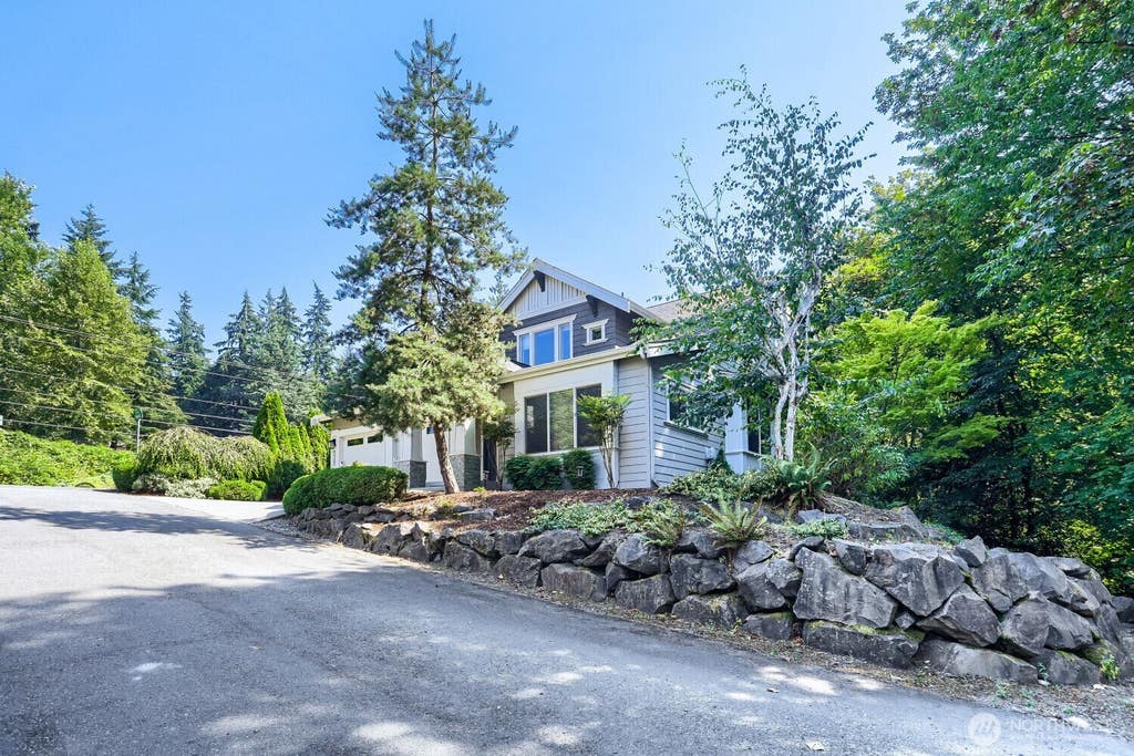 Photo of 1727 Nile Avenue NE, Renton, WA 98059 (MLS # 2564461)
